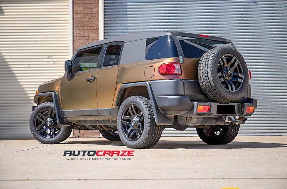 TOYOTA FJ CRUISER PUMP MATTE BLACK